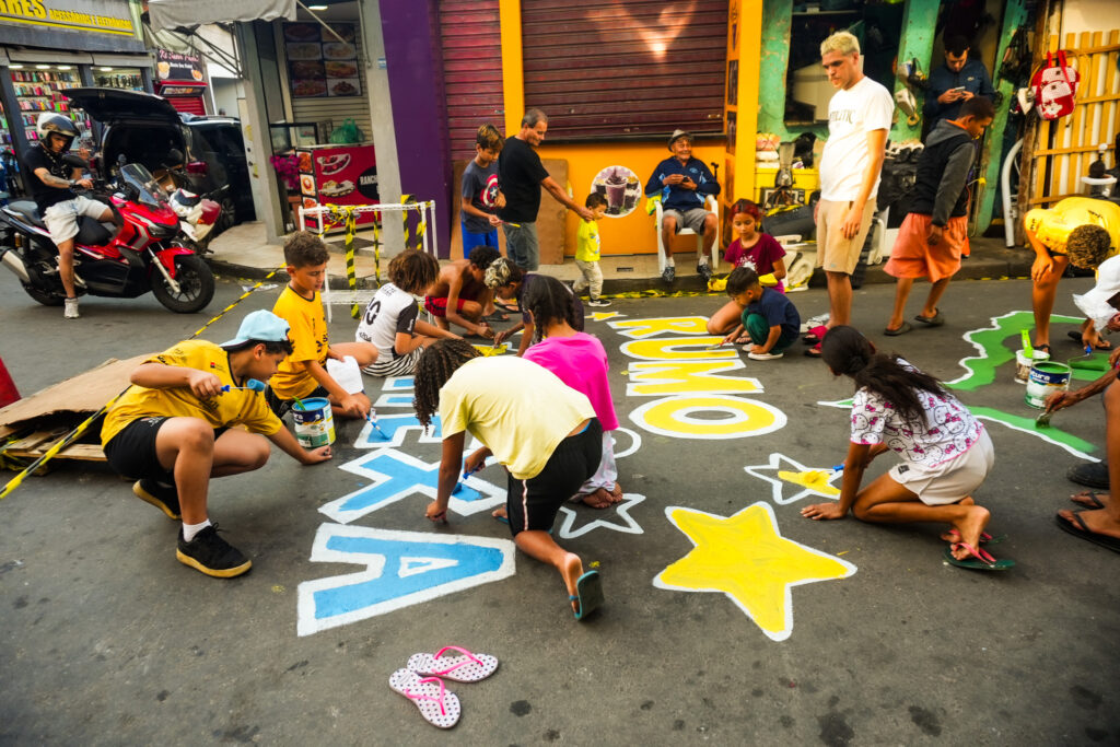DSC01449-1024x683 Muito além do futebol: comunidades resgatam tradição de pintar ruas para a Copa do Mundo