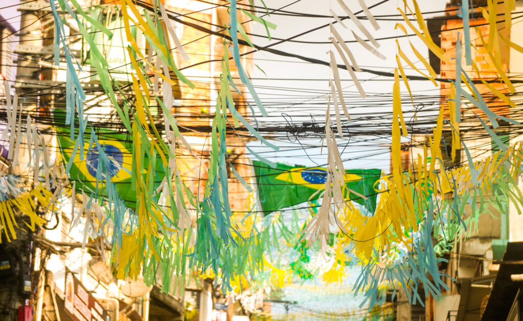 DSC01614-1024x629 Muito além do futebol: comunidades resgatam tradição de pintar ruas para a Copa do Mundo